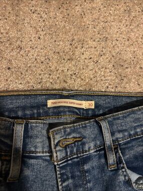 Levi's 720 High Rise Super Skinny Jeans - Medium Blue Wash